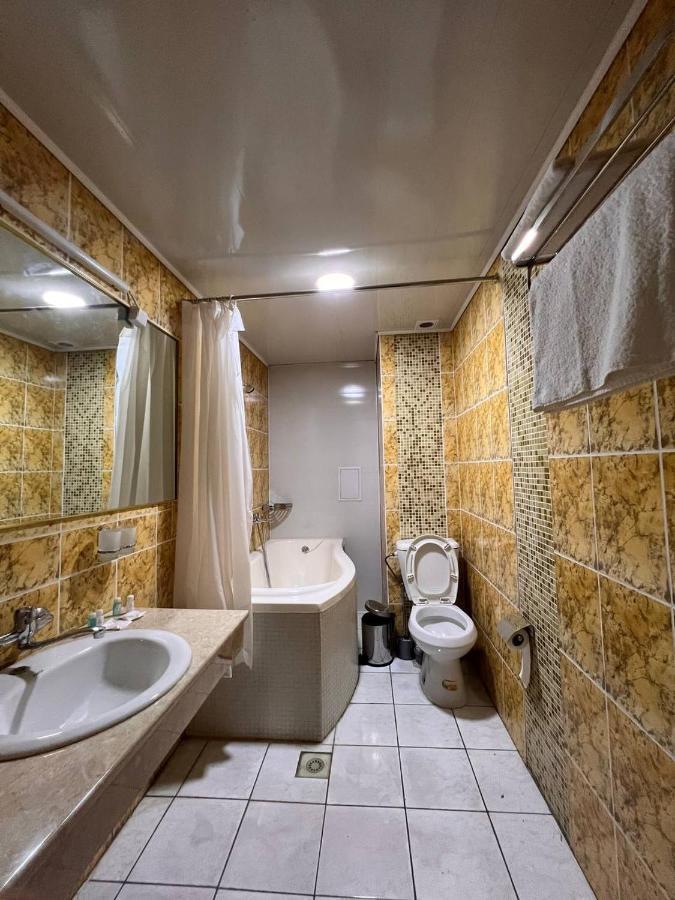 Grand Uzbegim Hotell Tasjkent Eksteriør bilde